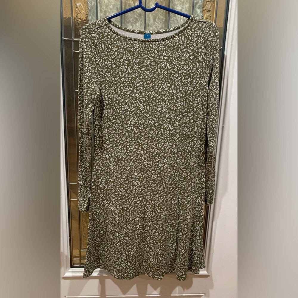 Old Navy Olive Leaf Print Long Sleeve Dress
